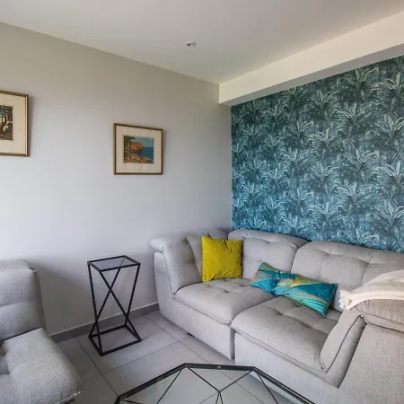 Usson, 4 Pièces, 6 Personnes - Fr-1-630-146 Casa vacanze *