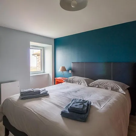 Casa vacanze Usson, 4 Pièces, 6 Personnes - Fr-1-630-146 *